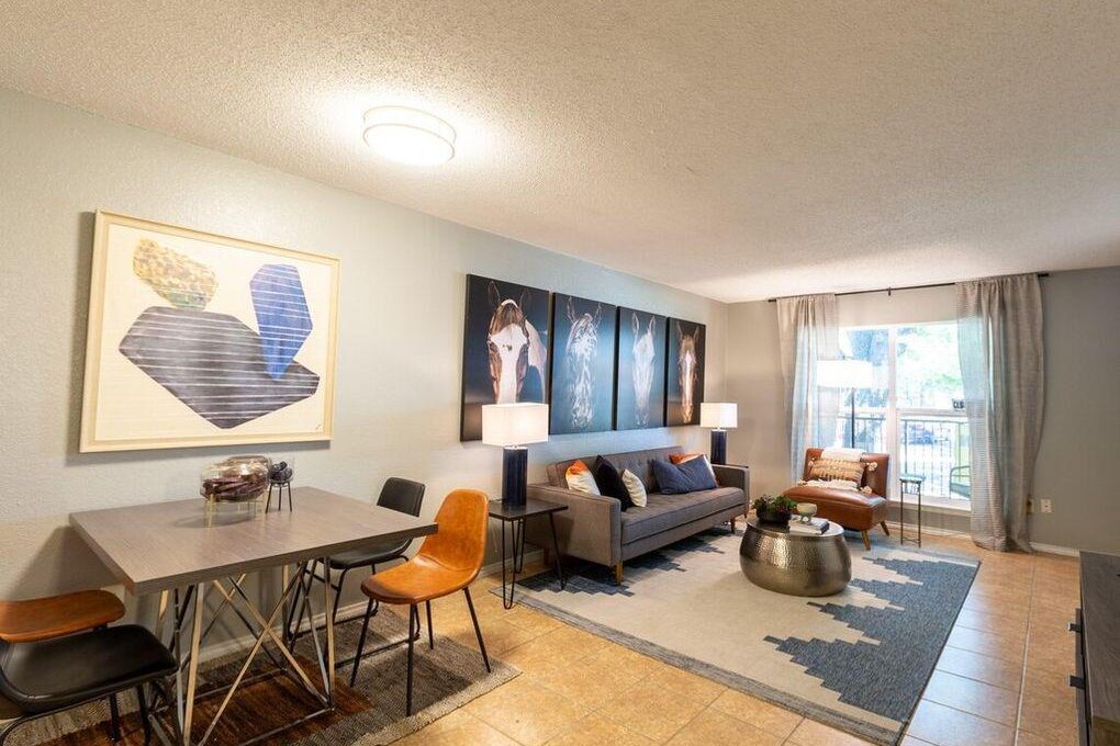 Foto 2 de apartamento ubicada en 420 W Park Row Dr