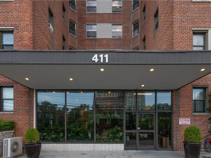 Foto 1 de apartamento en 411 Bronx River Rd Apt 4M