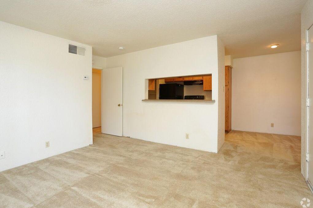 Foto 2 de apartamento ubicada en 2201 Rocky Lane Rd