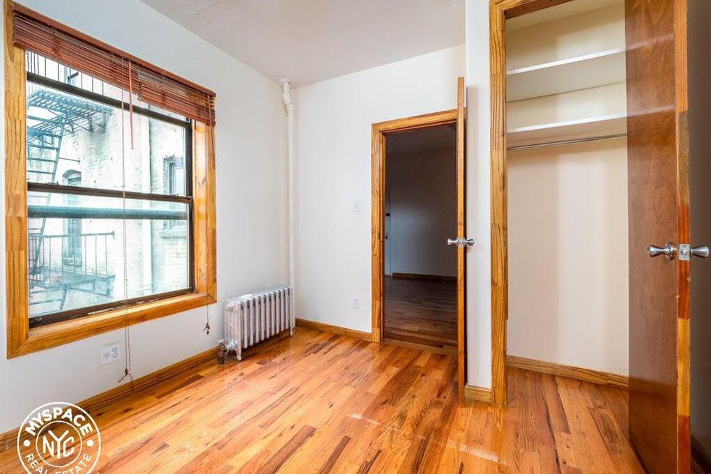 Foto 2 de apartamento ubicada en 228 S 3rd St