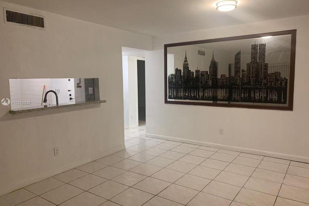Foto 1 de apartamento ubicada en 3199 Foxcroft Rd Apt 102