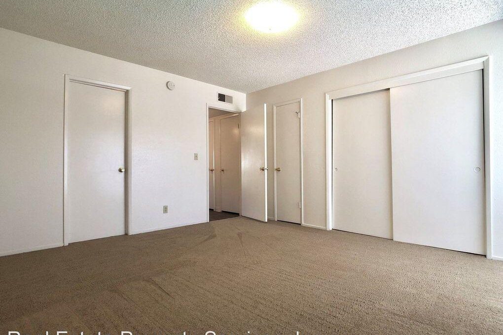 Foto 2 de apartamento ubicada en 140 Mark Randy Pl
