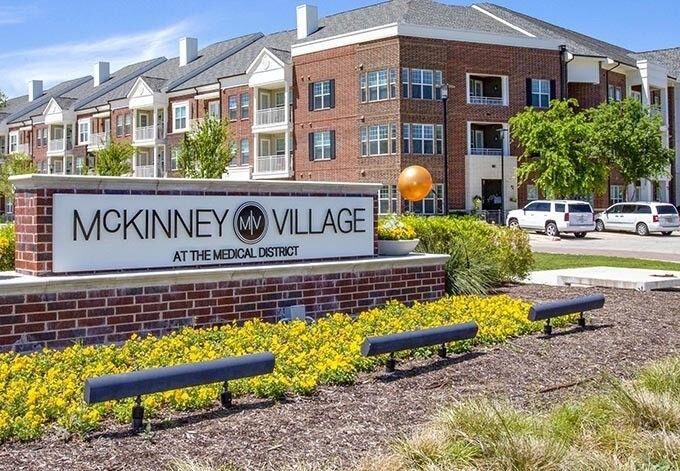 Foto 1 de departamento en 201 McKinney Village Pkwy