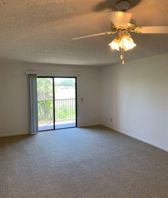 Foto 2 de apartamento en 2700 Croton Rd