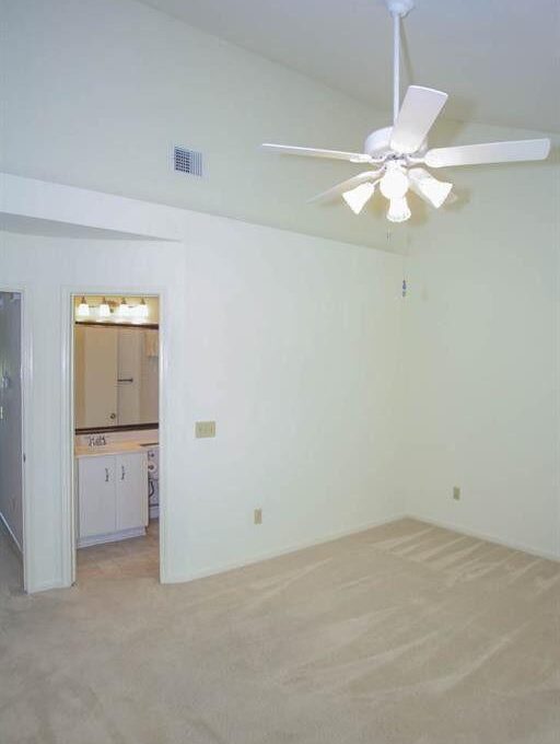 Foto 3 de vivienda ubicada en 2910 Grants Lake Blvd Unit 606