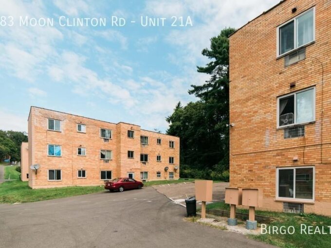 Foto 1 de apartamento ubicada en 283 Moon Clinton Rd Apt 21A