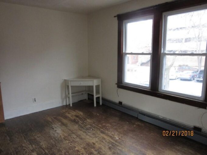 Foto 1 de apartamento ubicada en 309 W Beaver Ave Apt 1